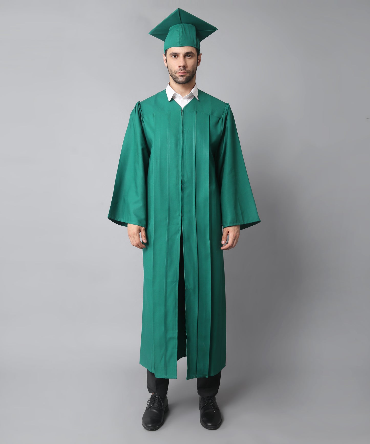 Kelly Green High School Graduation Gown & Cap Tassel