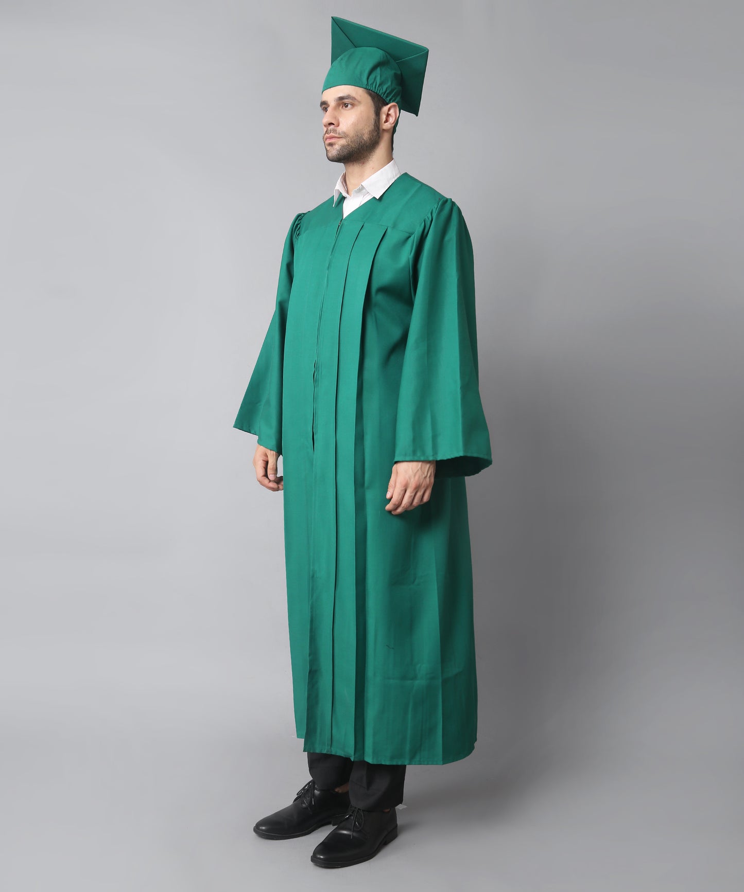 Kelly Green High School Graduation Gown & Cap Tassel