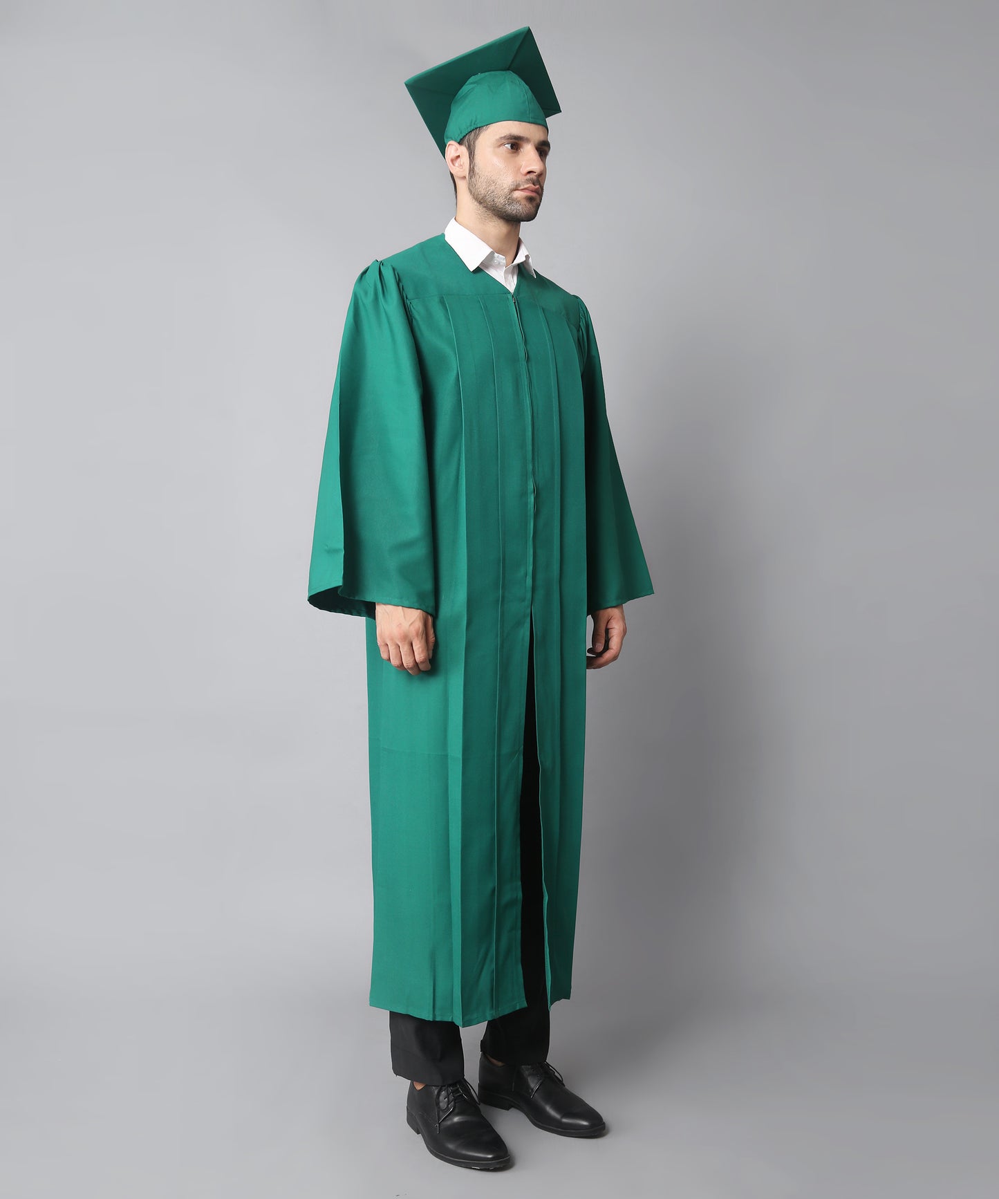 Kelly Green High School Graduation Gown & Cap Tassel