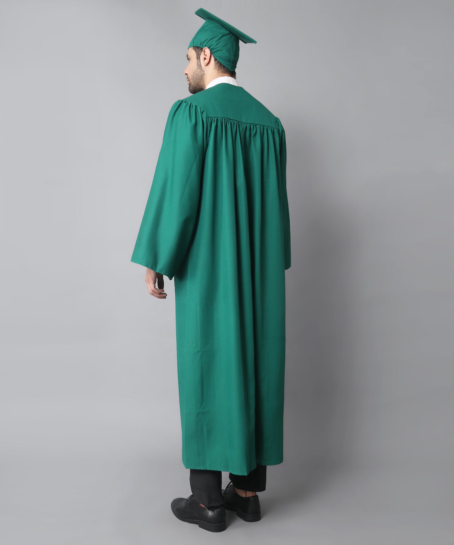 Kelly Green High School Graduation Gown & Cap Tassel